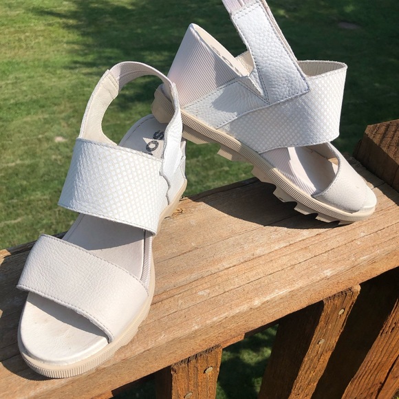 Sorel Shoes - Sorel Joanie sling back off white sandals size 6